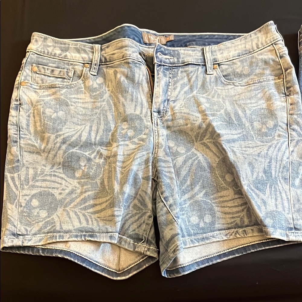Skull Jean shorts 18